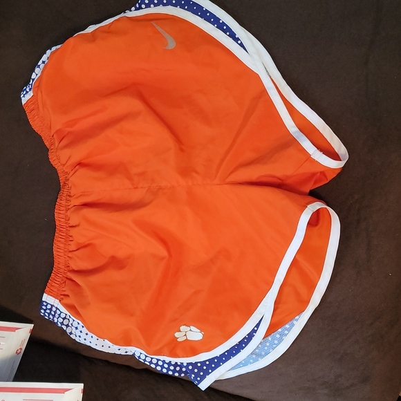 Nike Pants - Nike Women's Tiger Paw DriFit Running Shorts